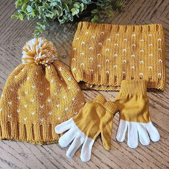 Heart beanie, scarf and glove set mustard yellow girls - Picture 1 of 13